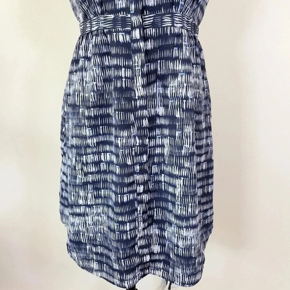 Banana  Republic Sleeveless Ruffle Front Pleated Collar Blue And White Dress - Picture 15 of 16